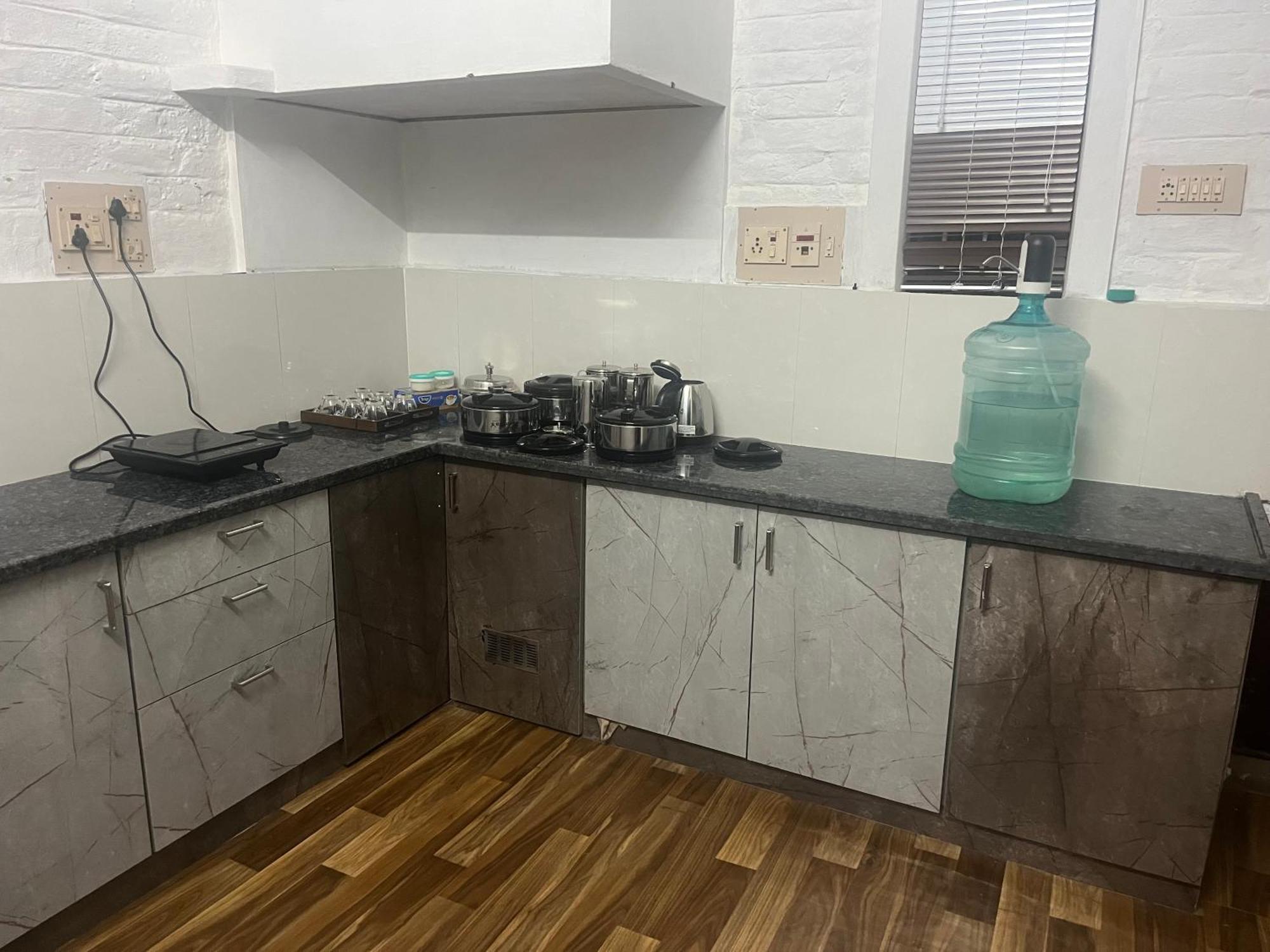 Western Castle Residency Villa Коимбаторе Екстериор снимка